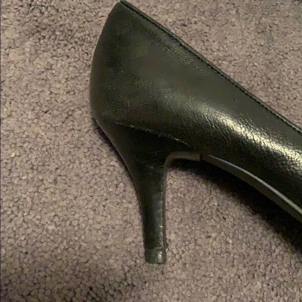 Heels - Picture 2 of 4